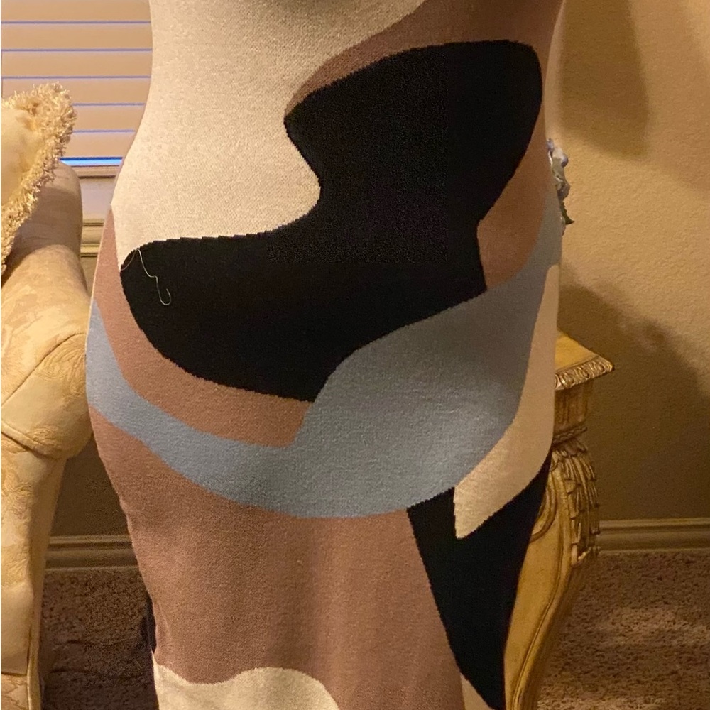 Abstract Patterned Knit Dress - Picture 2 of 4